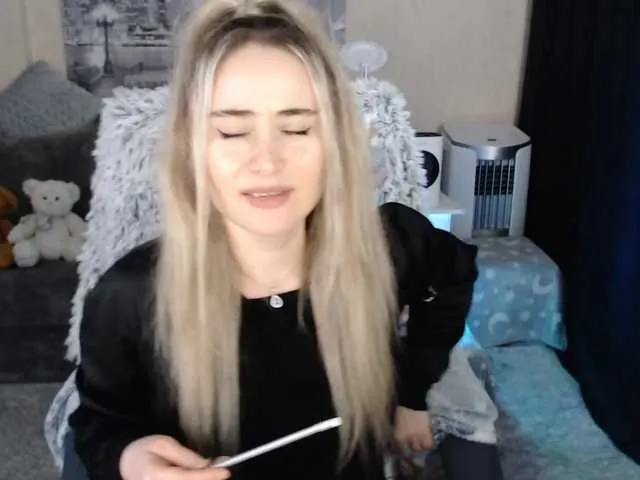 Live sex webcam photo for xyliganka777 #272806287