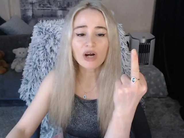 Live sex webcam photo for xyliganka777 #272946886