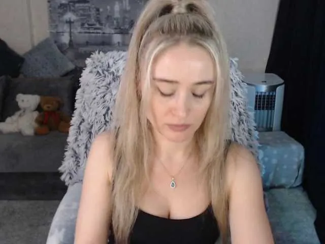 Live sex webcam photo for xyliganka777 #272995460