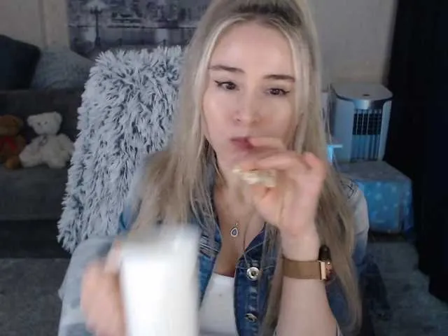 Live sex webcam photo for xyliganka777 #273028226