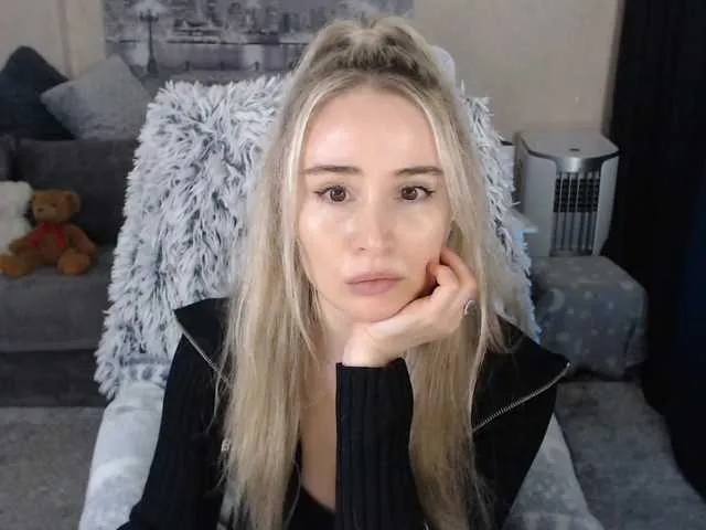 Live sex webcam photo for xyliganka777 #273037178