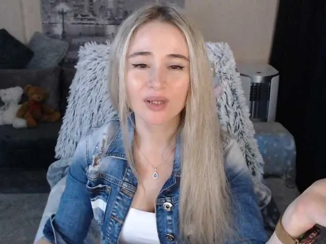 Live sex webcam photo for xyliganka777 #273319937