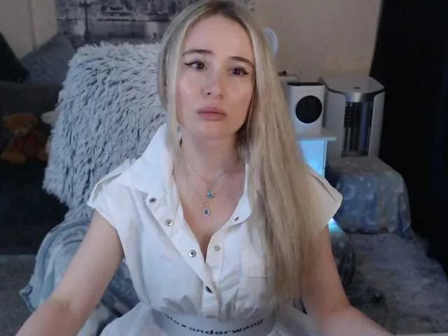 Live sex webcam photo for xyliganka777 #273341861