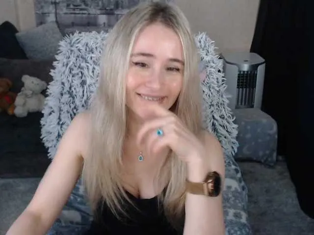 Live sex webcam photo for xyliganka777 #273374571