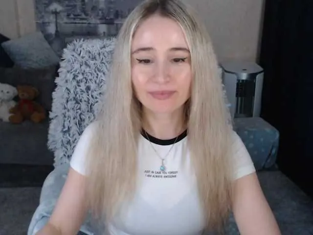 Live sex webcam photo for xyliganka777 #273400316