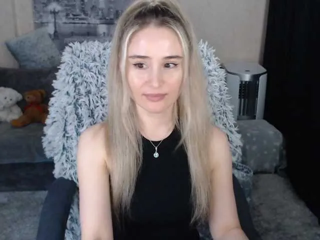 Live sex webcam photo for xyliganka777 #273412236