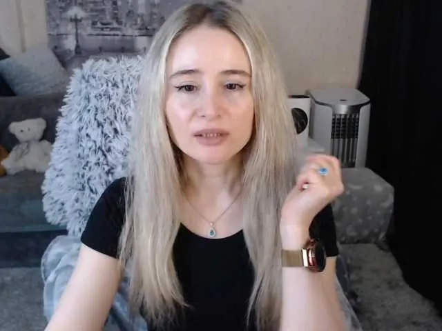 Live sex webcam photo for xyliganka777 #273544130