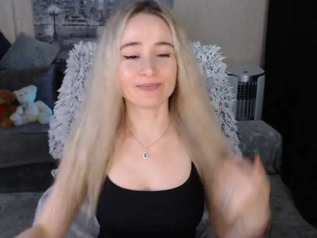 Live sex webcam photo for xyliganka777 #273566543