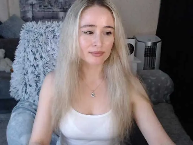 Live sex webcam photo for xyliganka777 #273575733