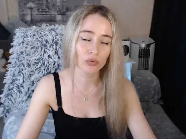 Live sex webcam photo for xyliganka777 #273618086