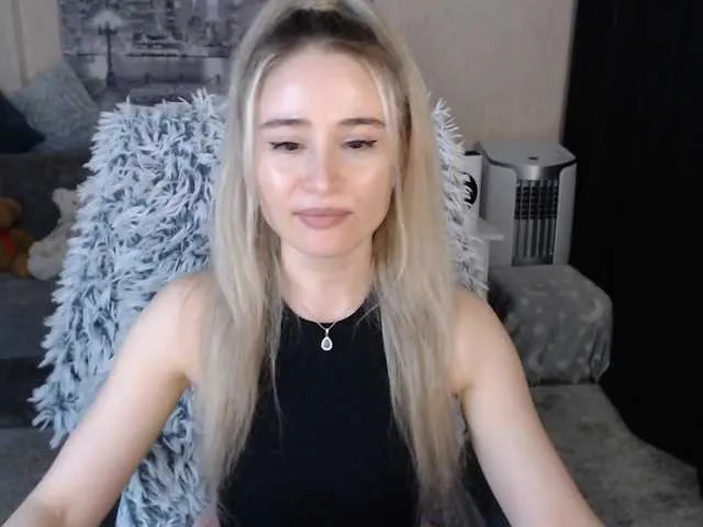 Live sex webcam photo for xyliganka777 #273640510