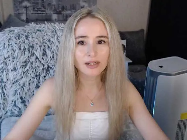 Live sex webcam photo for xyliganka777 #273716247