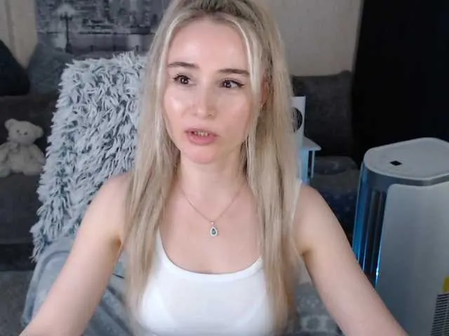 Live sex webcam photo for xyliganka777 #273758237