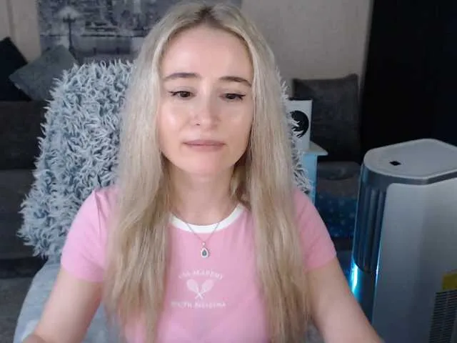 Live sex webcam photo for xyliganka777 #273790371