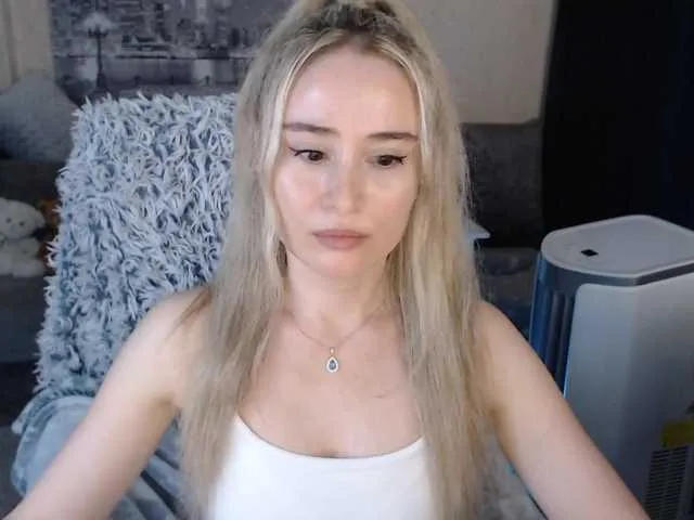 Live sex webcam photo for xyliganka777 #273852710