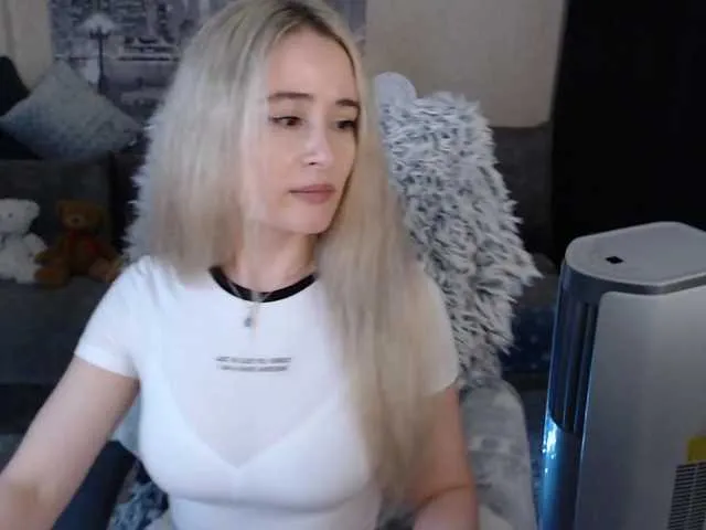 Live sex webcam photo for xyliganka777 #273863586