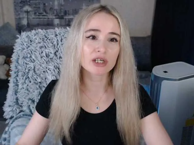 Live sex webcam photo for xyliganka777 #273915051