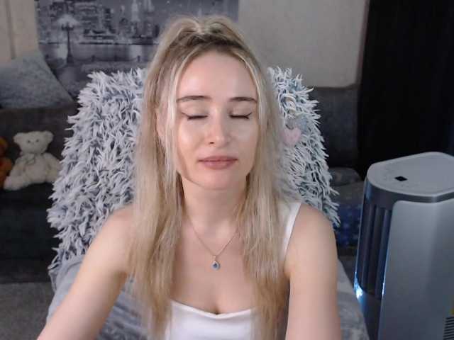 Live sex webcam photo for xyliganka777 #274007371