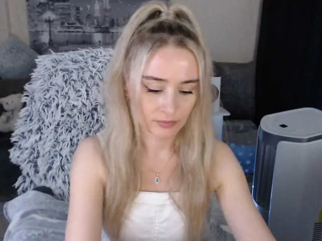 Live sex webcam photo for xyliganka777 #274072042