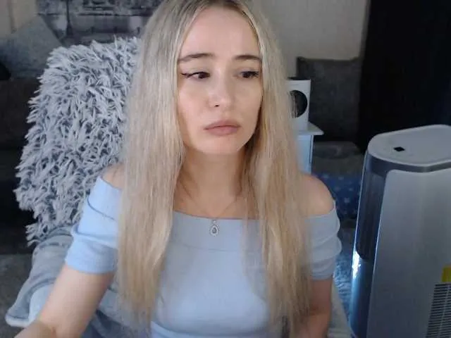 Live sex webcam photo for xyliganka777 #274090119