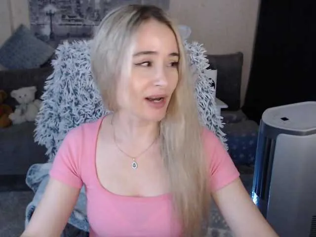 Live sex webcam photo for xyliganka777 #274274815