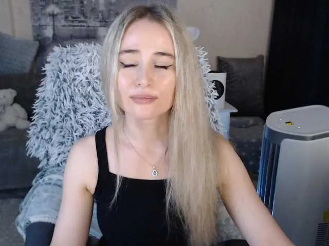 Live sex webcam photo for xyliganka777 #274286142