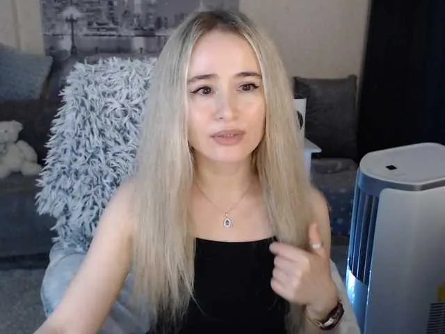 Live sex webcam photo for xyliganka777 #274288869