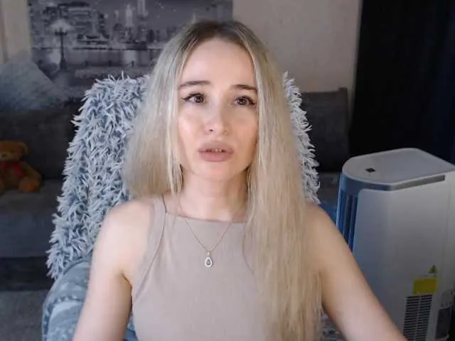 Live sex webcam photo for xyliganka777 #274417473