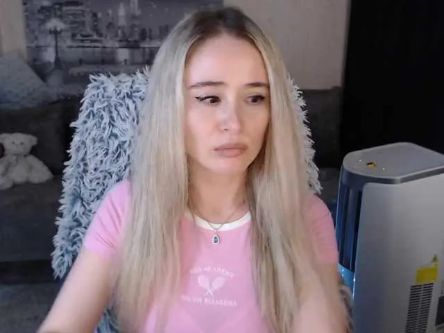 Live sex webcam photo for xyliganka777 #274476285