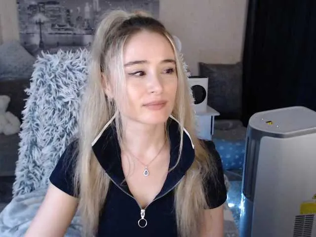 Live sex webcam photo for xyliganka777 #274487413