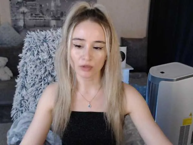 Live sex webcam photo for xyliganka777 #274498605