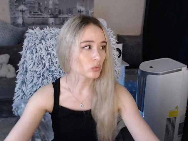 Live sex webcam photo for xyliganka777 #274517592