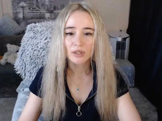 Live sex webcam photo for xyliganka777 #274630616