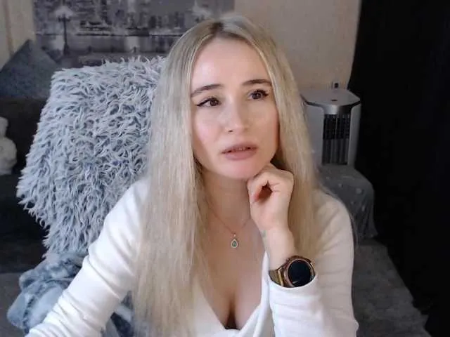 Live sex webcam photo for xyliganka777 #274641977