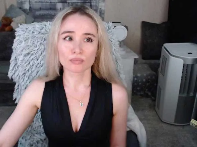 Live sex webcam photo for xyliganka777 #275538798