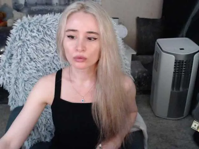 Live sex webcam photo for xyliganka777 #275548585