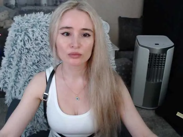 Live sex webcam photo for xyliganka777 #275594459