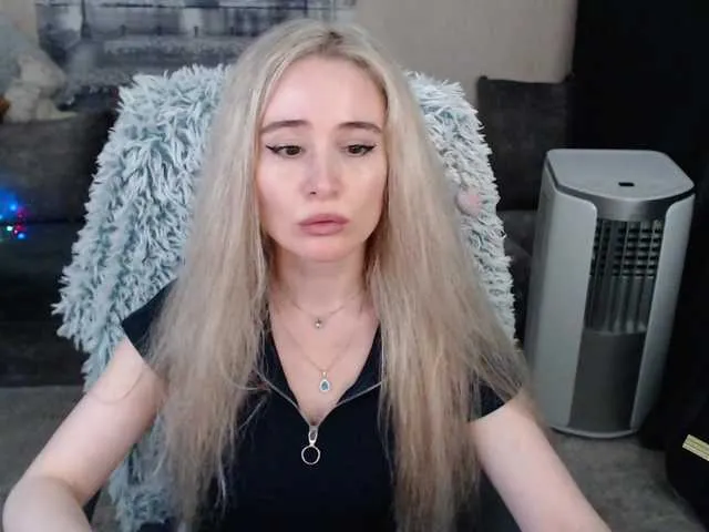 Live sex webcam photo for xyliganka777 #275602361