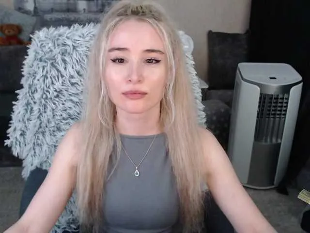 Live sex webcam photo for xyliganka777 #275617636