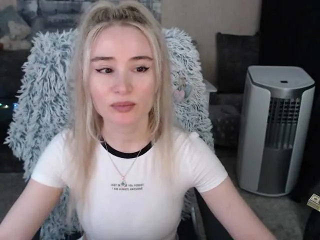 Live sex webcam photo for xyliganka777 #275623279