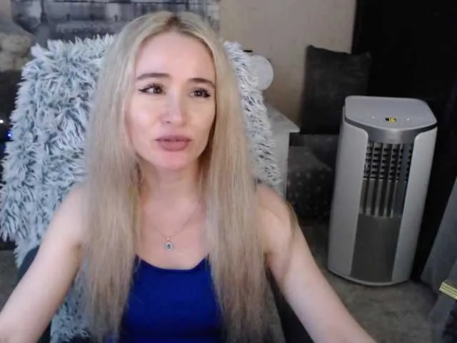 Live sex webcam photo for xyliganka777 #275659775