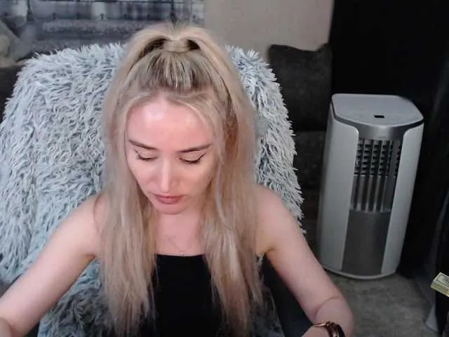 Live sex webcam photo for xyliganka777 #275695627