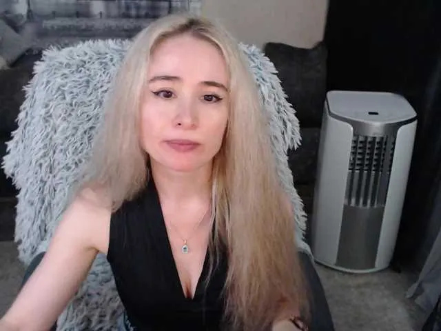 Live sex webcam photo for xyliganka777 #275703467