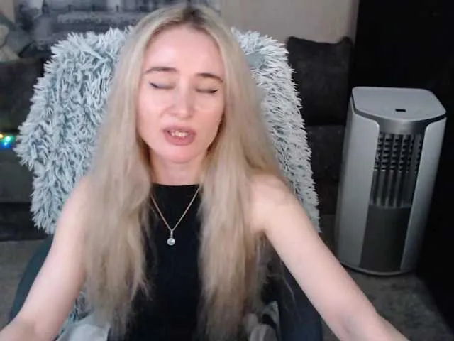 Live sex webcam photo for xyliganka777 #275816232