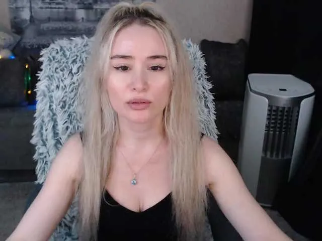 Live sex webcam photo for xyliganka777 #275834497