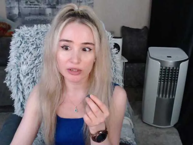 Live sex webcam photo for xyliganka777 #275918381