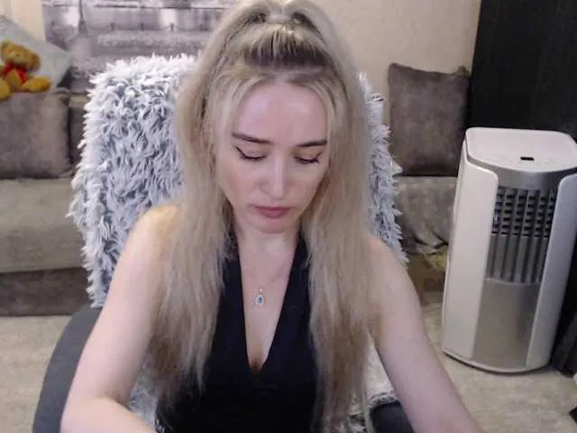 Live sex webcam photo for xyliganka777 #275962899