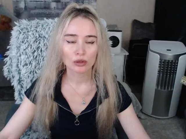 Live sex webcam photo for xyliganka777 #276032608