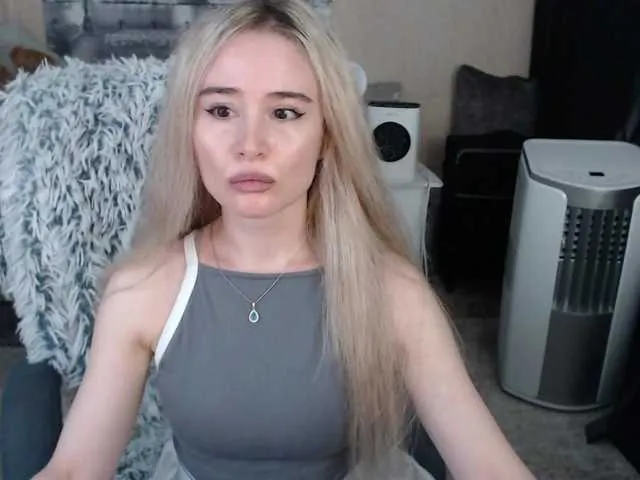 Live sex webcam photo for xyliganka777 #276040312