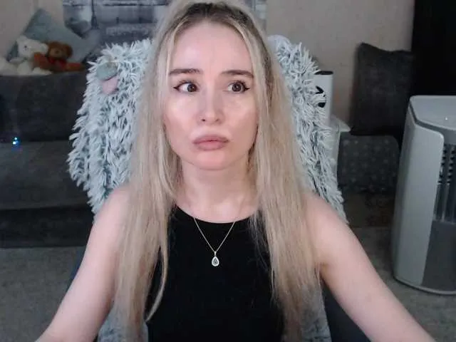 Live sex webcam photo for xyliganka777 #276069582